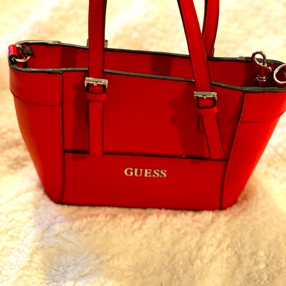 guess red tote bag